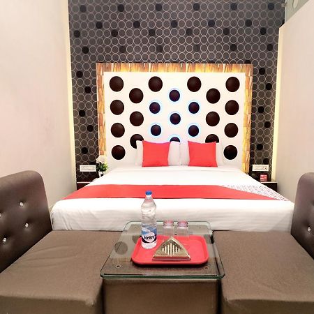Oyo 14829 Hotel J Cruise Λουντιάνα Εξωτερικό φωτογραφία