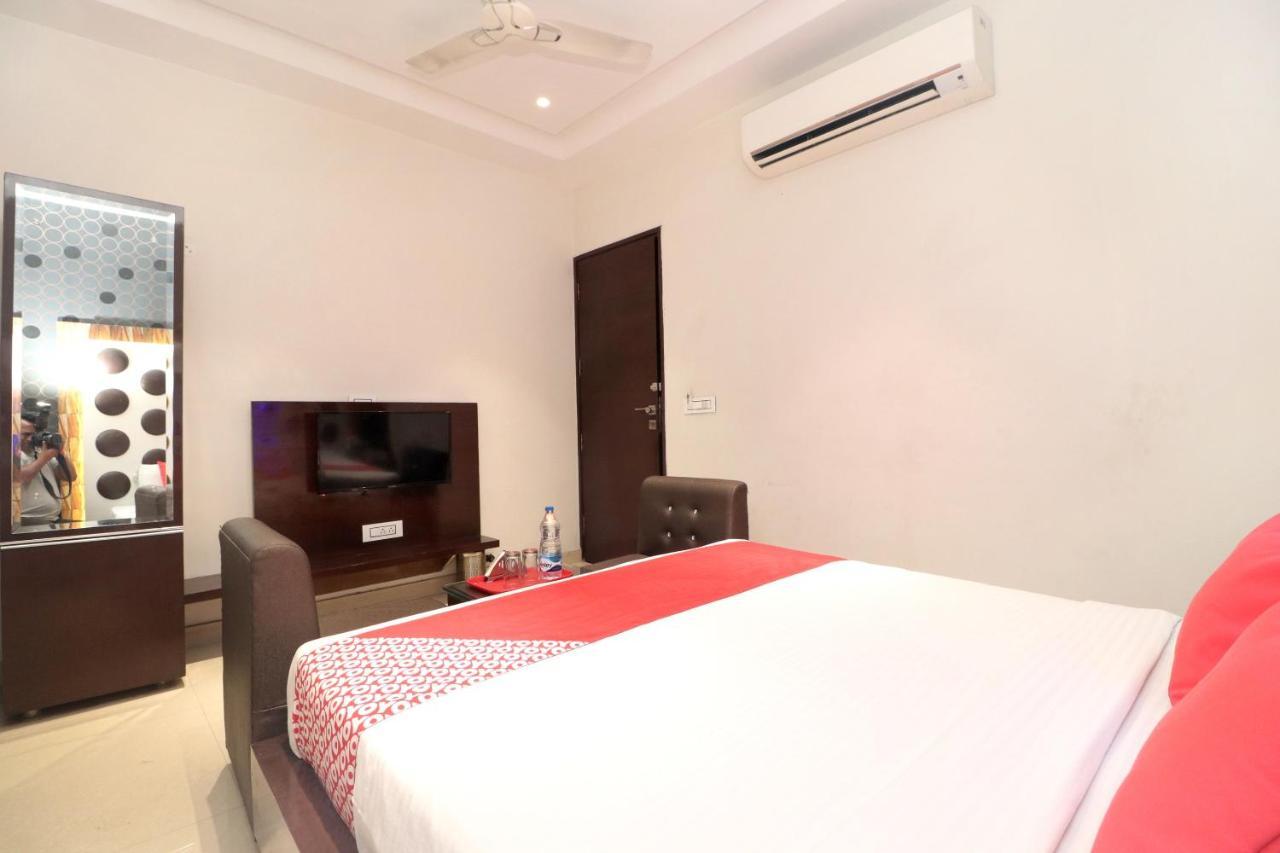 Oyo 14829 Hotel J Cruise Λουντιάνα Εξωτερικό φωτογραφία